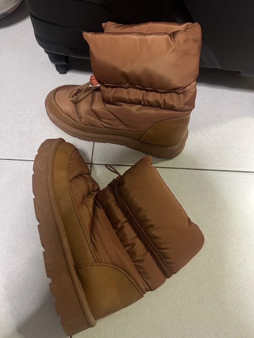 Quilted waterproof outlet boots