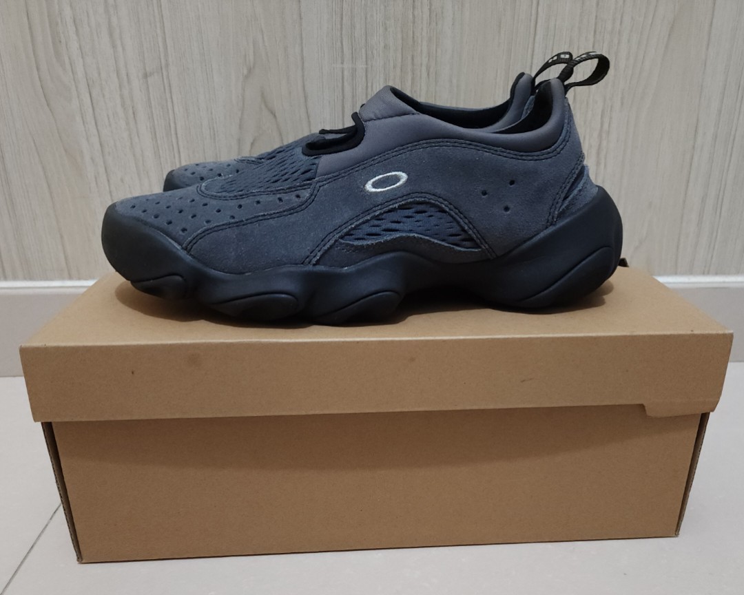 Oakley factory team flesh sandal - asphalt ( 灰色), 男裝, 鞋, 波鞋