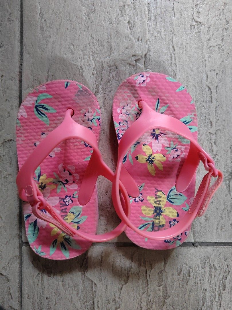 Baby flip deals flops old navy