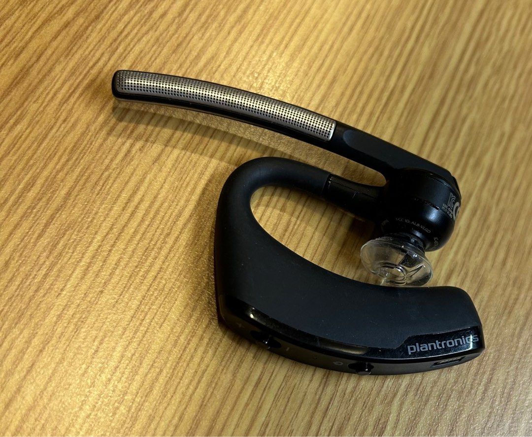 Plantronics voyager best sale legend cs b335