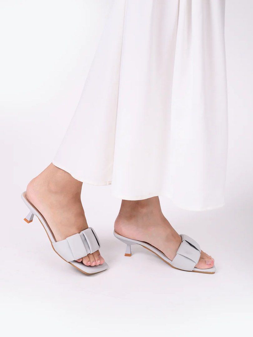 White kitten heel mules shop