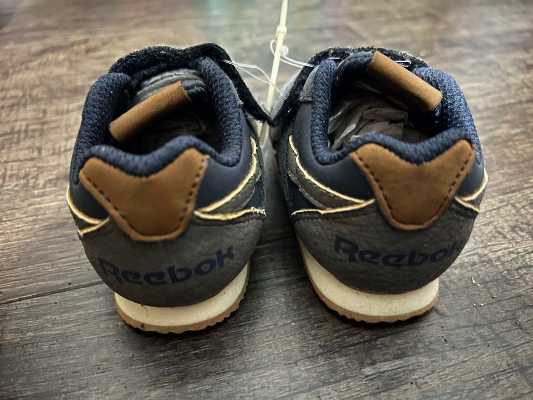 Reebok hotsell baby sneakers