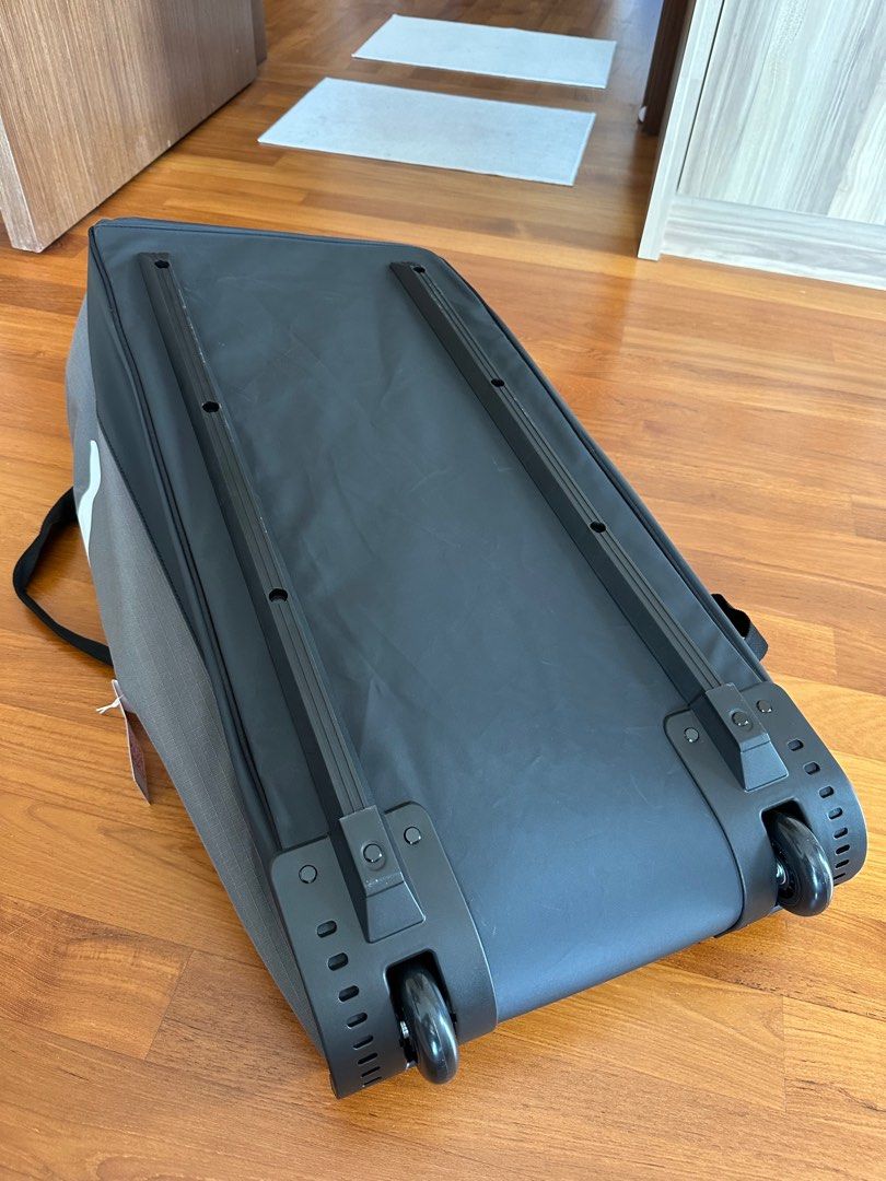 Slazenger wheel holdall shop