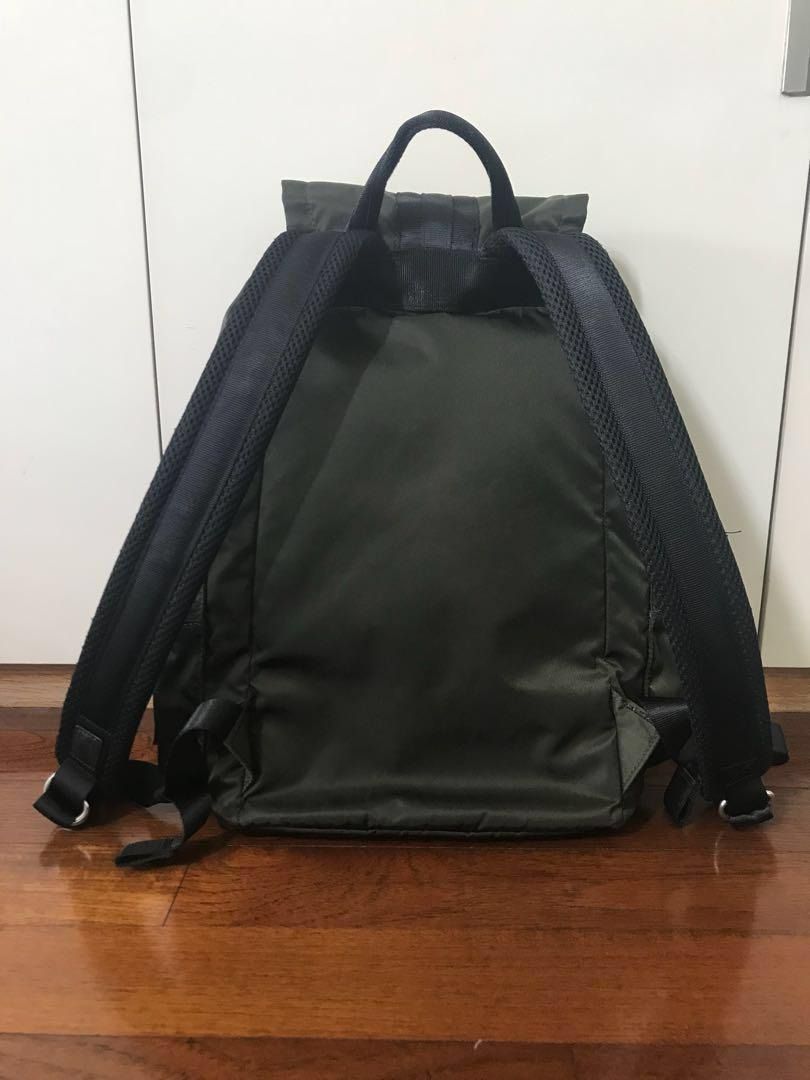 Drift knapsack outlet