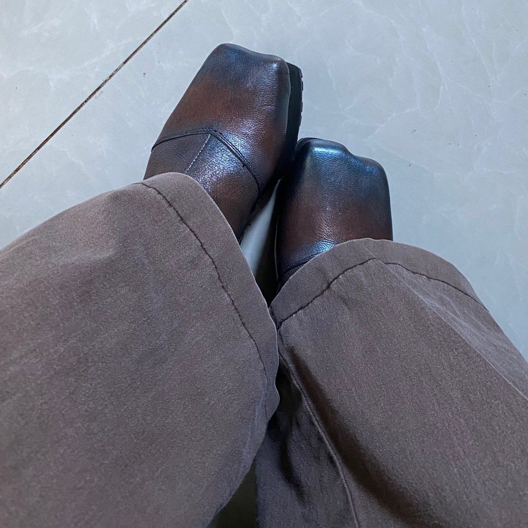 vintage boots (Category: Boots) located in Quezon City. Submitted by ward.drobe (Listing ID 1273138651, Image 2). Description: 37.