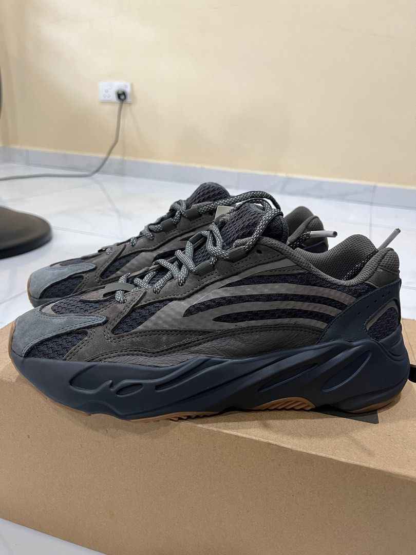 Yeezy boost 700