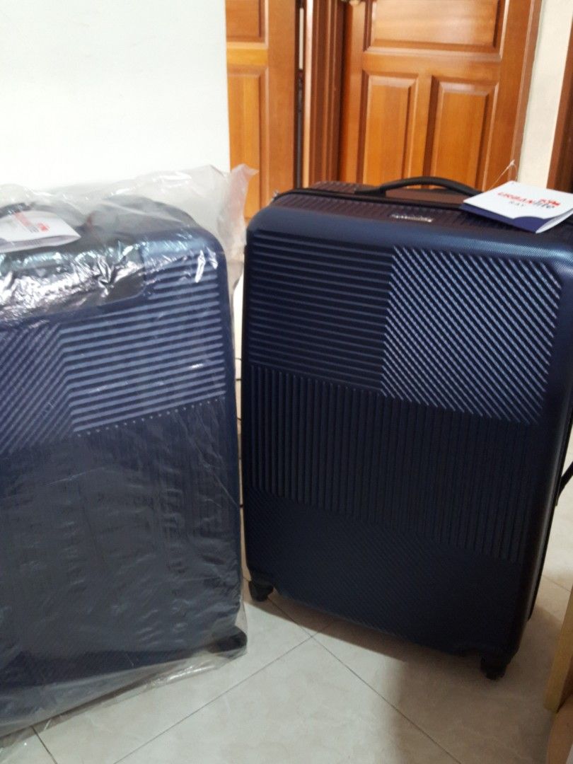 28 inch extra large Luggage Brand New hardcase security lock