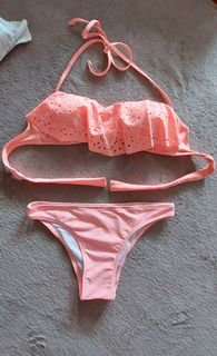 (Category: ) located in . Submitted by vixdeclutters (Listing ID 1273209627, Image 1). Description: .