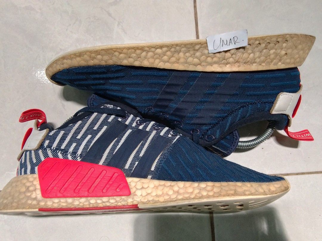 Adidas NMD R2, Fesyen Pria, Sepatu Sneakers di Carousell