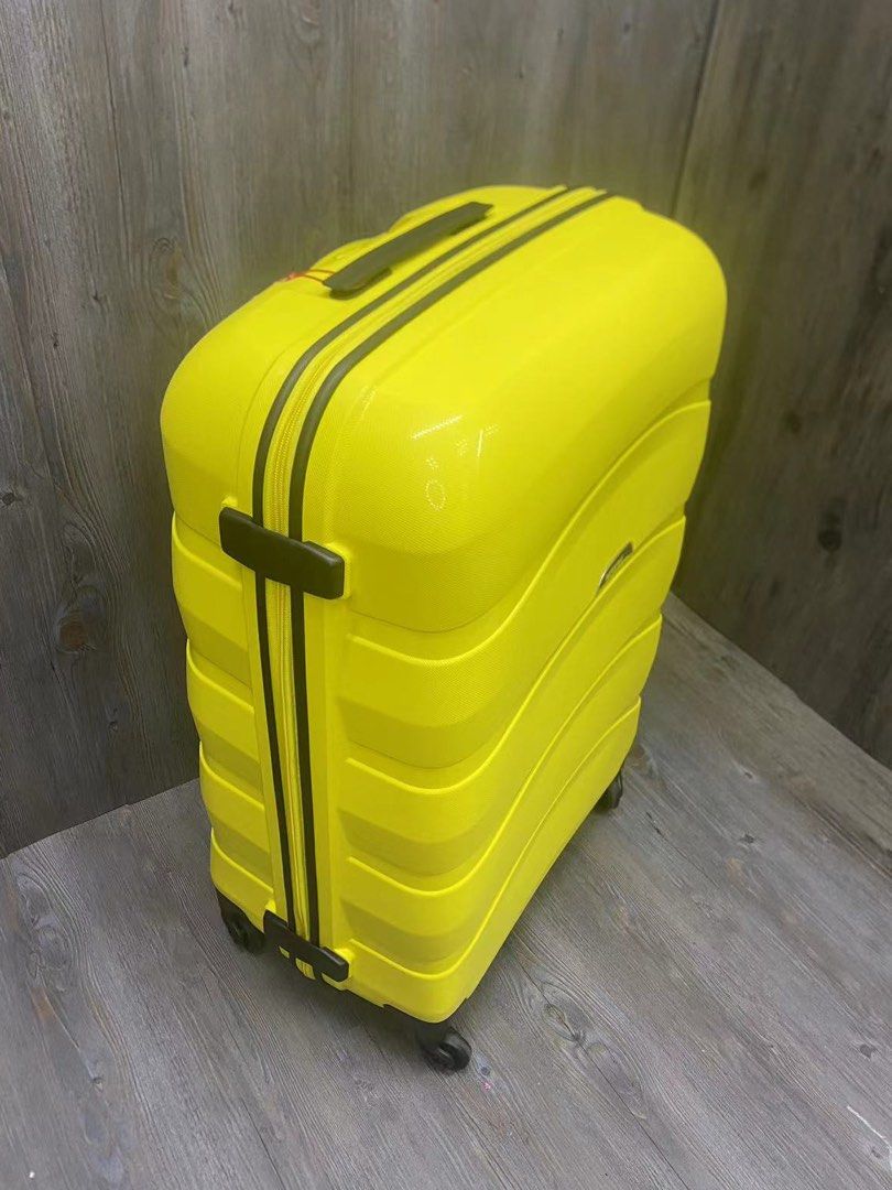 American tourister 28 crosswave 100 pp new