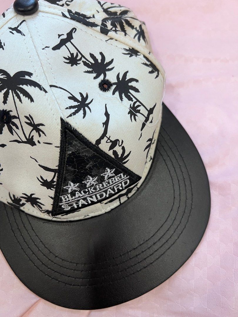ASSC , Assorted Caps snapbacks (Category: Caps & Hats) located in Singapore. Submitted by wreckherrack (Listing ID 1273226713, Image 5). Description: selling all at $10 Black rebel - $3 due to leather peeling .