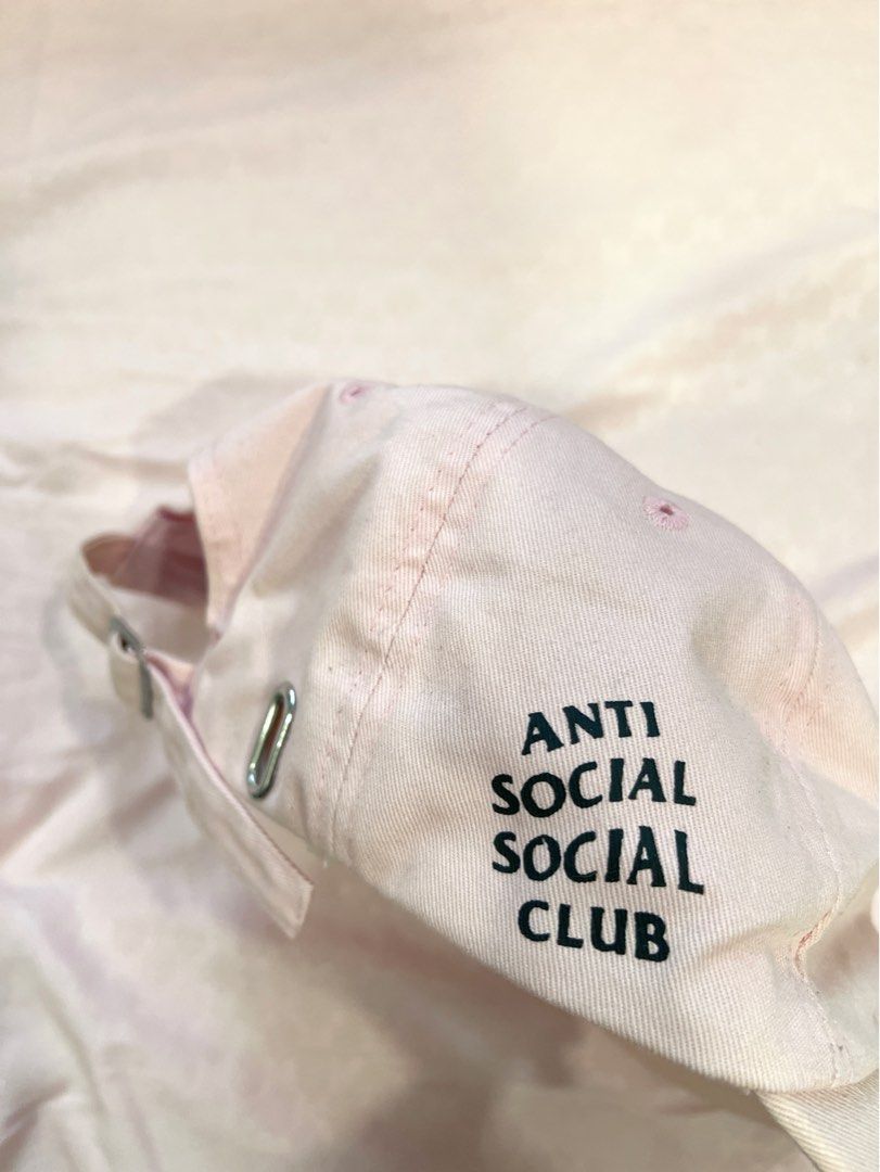 ASSC , Assorted Caps snapbacks (Category: Caps & Hats) located in Singapore. Submitted by wreckherrack (Listing ID 1273226713, Image 2). Description: selling all at $10 Black rebel - $3 due to leather peeling .