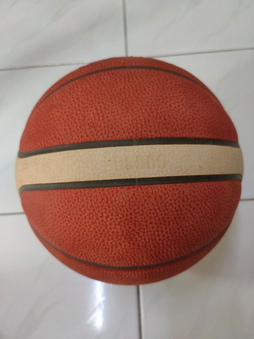 MOLTEN B7G5000 (along with needle), Sports Equipment, Sports & Games ...