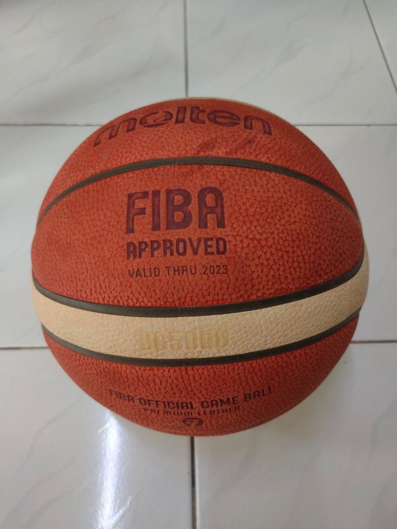 MOLTEN B7G5000 (along with needle), Sports Equipment, Sports & Games ...