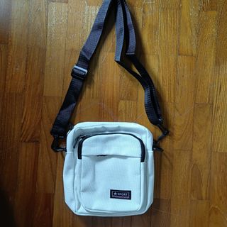 (Category: ) located in . Submitted by 128.582 (Listing ID 1273196620, Image 1). Description: .