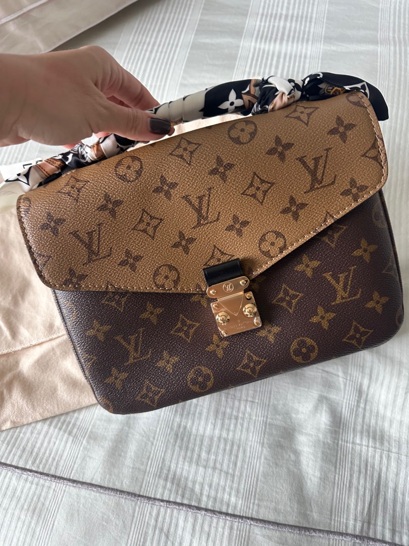 BNIB Louis Vuitton Reverse M tis Pochette Luxury Bags Wallets