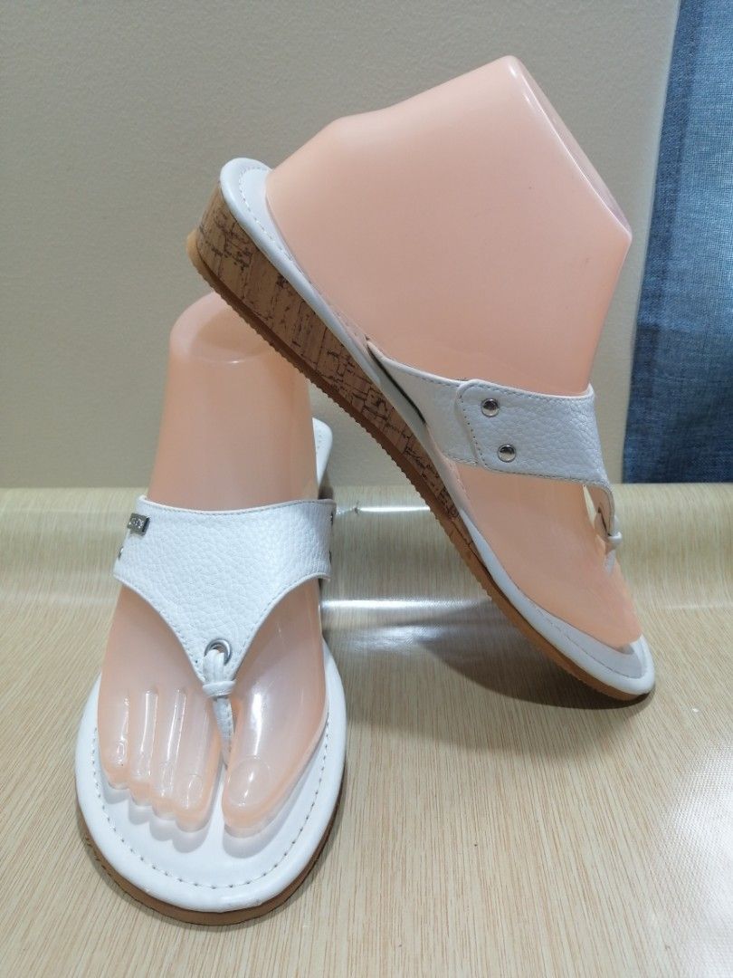 Chaps hotsell womens sandals