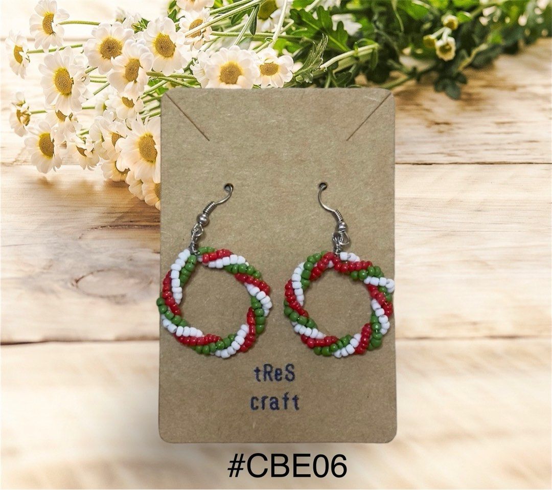 CHRISTMAS EARRINGS SMALL GIFT CHRISTMAS PRESENT BEADS EARRINGS