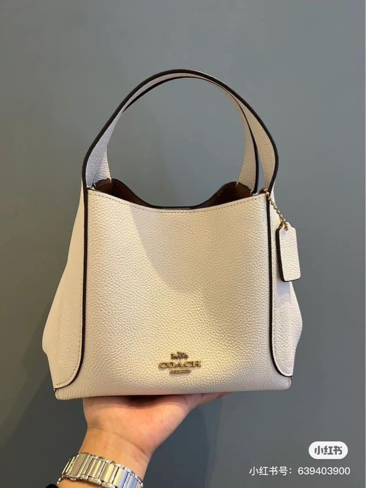 Coach Hadley hobo (Category: Luxury Bags & Wallets) located in Las Pinas. Submitted by yhn_boutique (Listing ID 1273152468, Image 3). Description: New arrival 📌cod via lalamove/ grab 📌J&T pay today ship today 📌 complete inclusions .