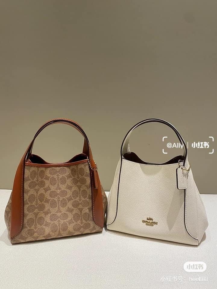 Coach Hadley hobo (Category: Luxury Bags & Wallets) located in Las Pinas. Submitted by yhn_boutique (Listing ID 1273152855, Image 2). Description: New arrival 📌cod via lalamove/ grab 📌J&T pay today ship today 📌 complete inclusions .