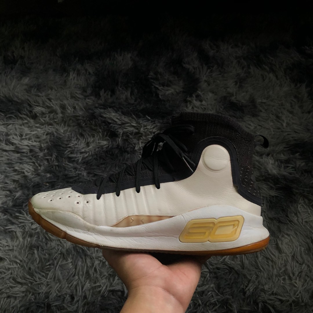 Curry 4 top gold black