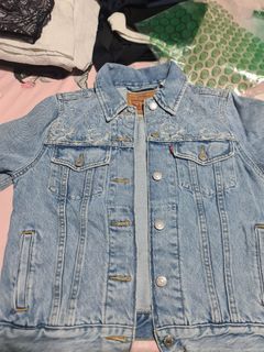 (Category: ) located in . Submitted by nasrie91 (Listing ID 1273302959, Image 1). Description: .
