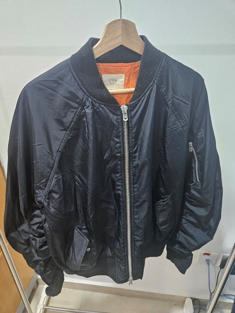 Pacsun black online bomber jacket