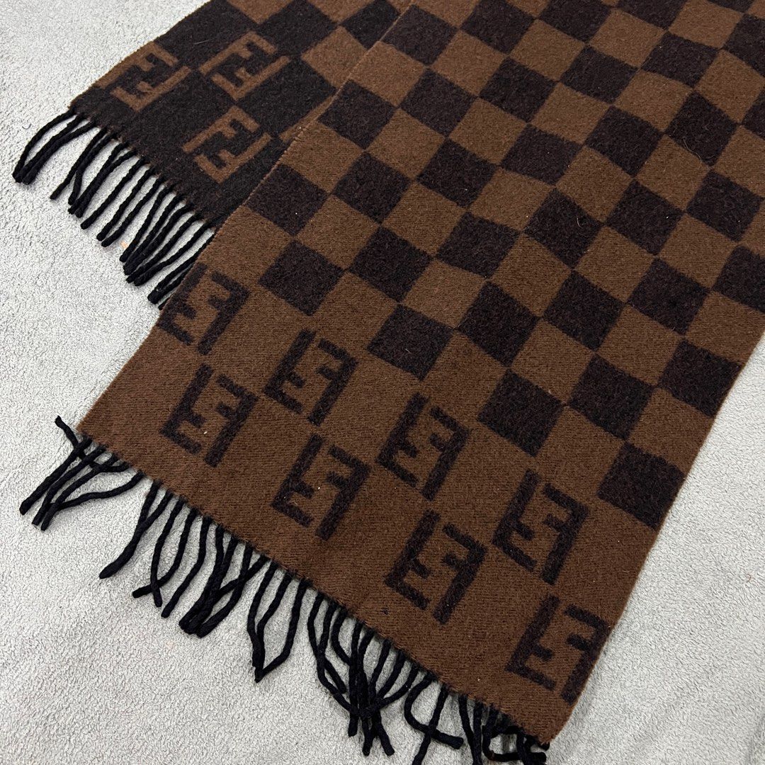 Fendi sale scarf vintage