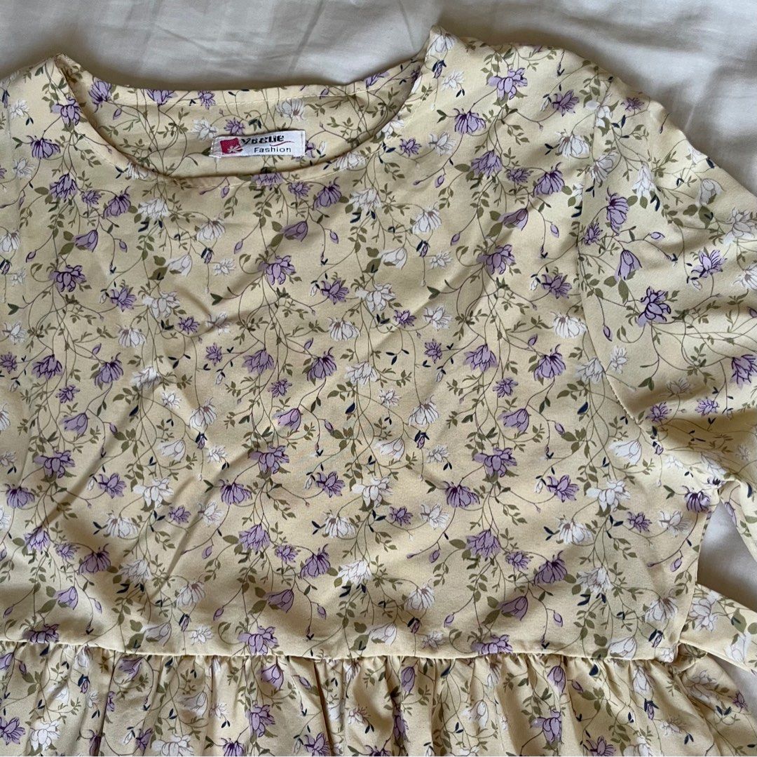floral blouse, Women's Fashion, Tops, Blouses on Carousell