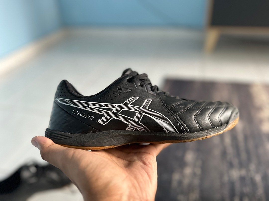 Asics calcetto futsal best sale malaysia