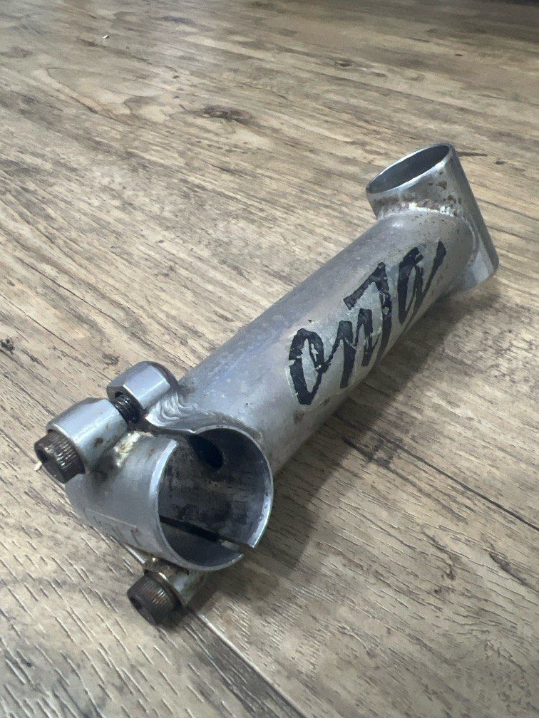 GT stem (Category: Parts & Accessories) located in Singapore. Submitted by tlh_nds (Listing ID 1273317469, Image 3). Description: Measures 110mm. For 25.4mm handlebars..