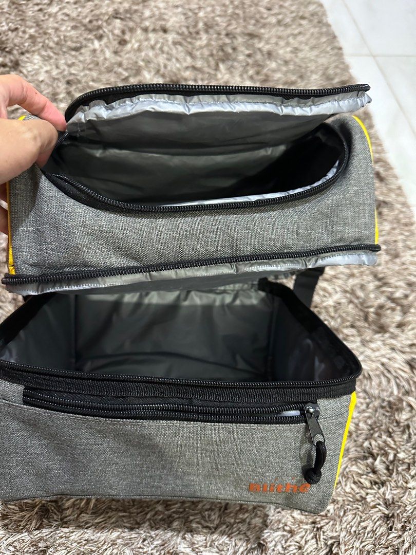 Blithe insulated bag for pumping mama (Category: Breastfeeding & Bottle Feeding) located in Cavite. Submitted by Ersdecluts (Listing ID 1273301238, Image 3). Description: Used during RTO which fits my pumped milk and pump materials. Spacious..