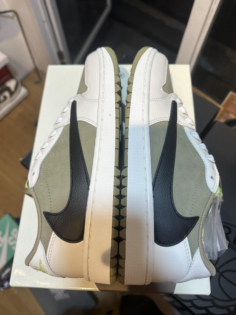 j1 low travis