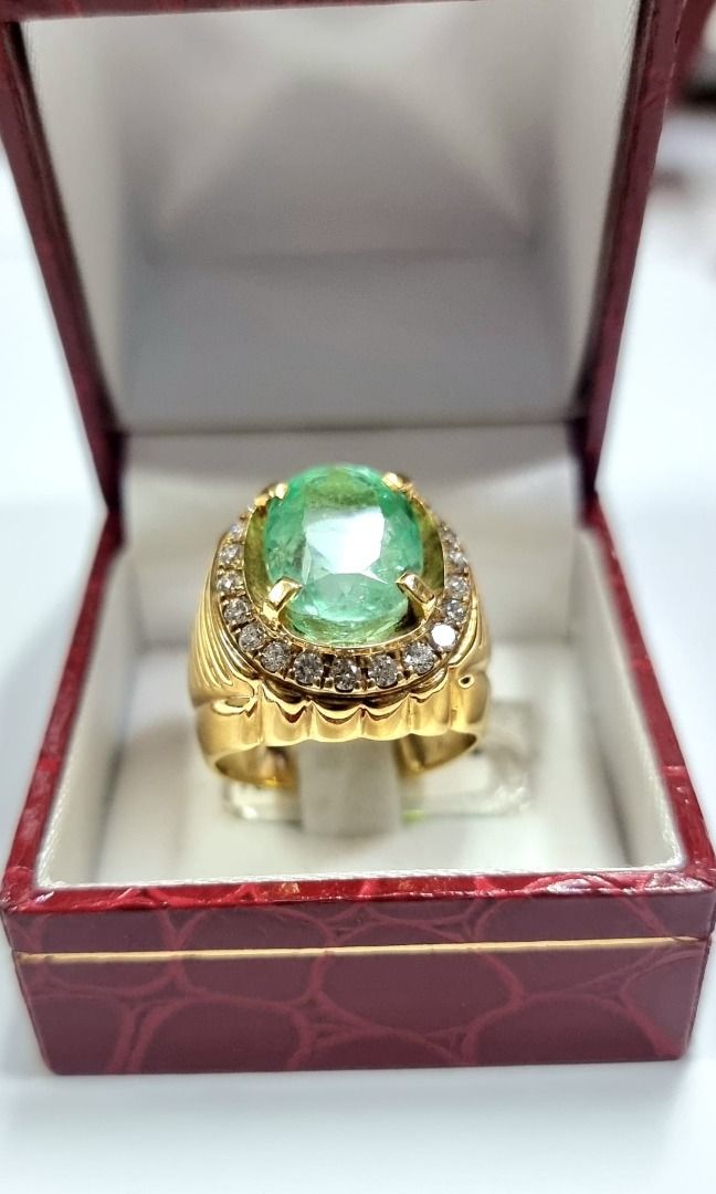 Mens gold ring shop with emerald stone