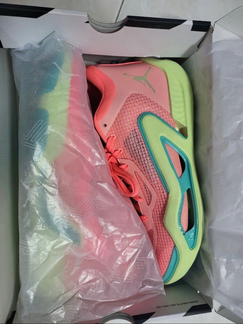 Jordan retro shop 12 pink lemonade