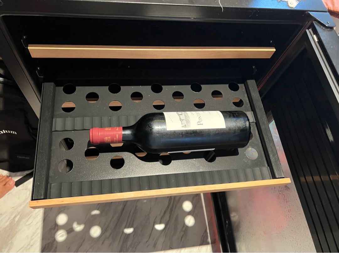 Kadeka Wine Chiller, TV & Home Appliances, Kitchen Appliances, Wine