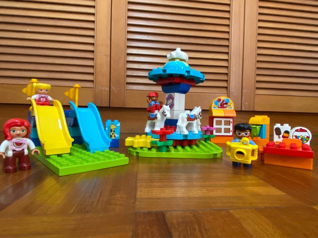 Duplo sales town pizzeria
