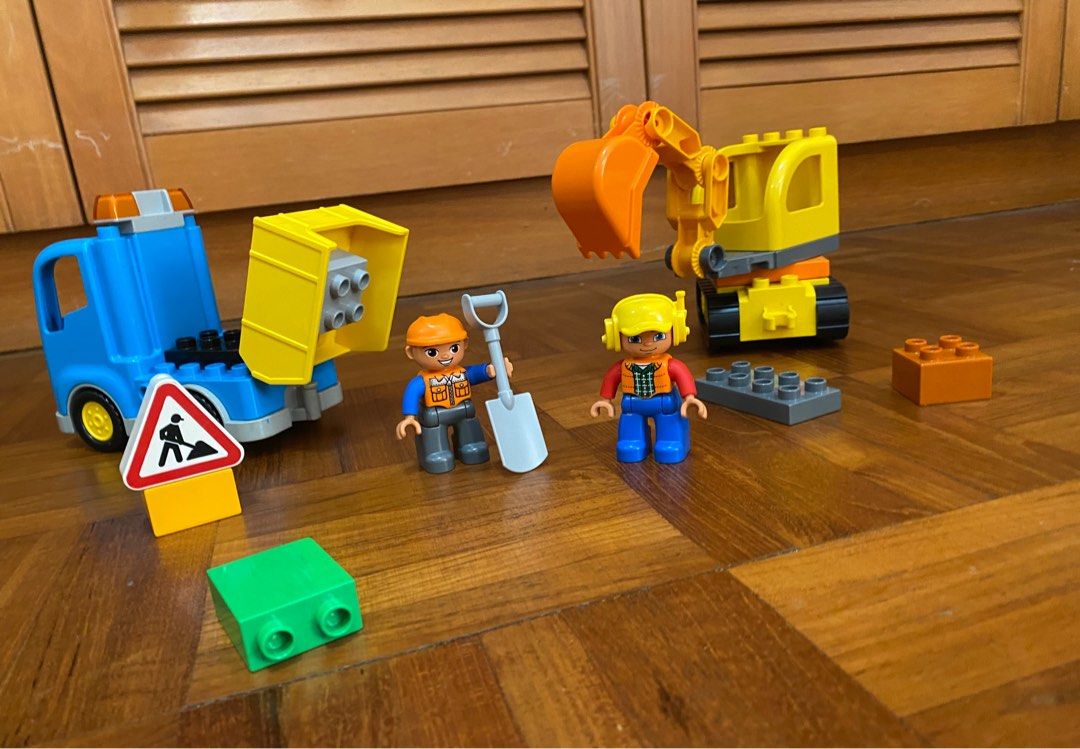 Lego duplo truck & top tracked excavator 10812