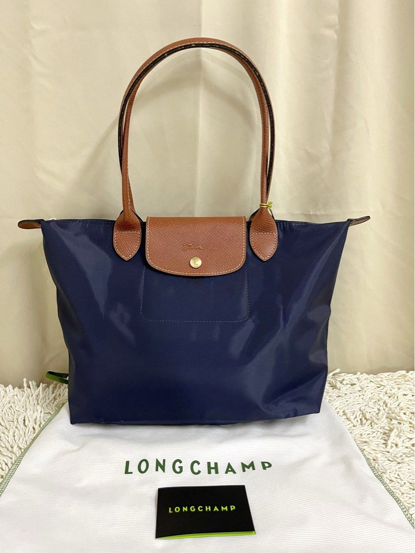 Longchamp classic medium long handle navy blue Luxury Bags Wallets on Carousell