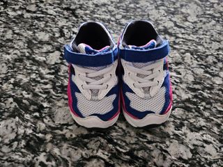 Infant girl tennis sales shoes size 3