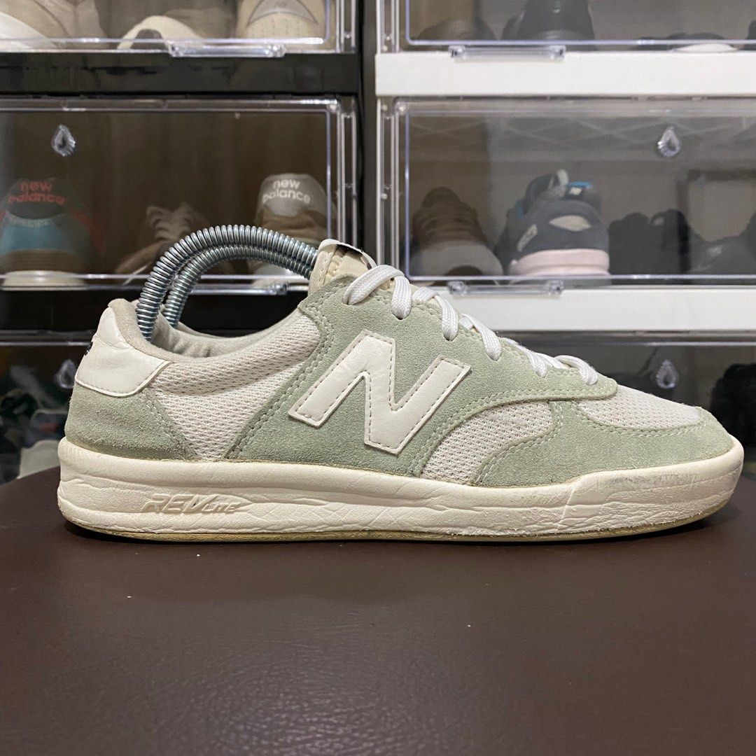 Sepatu new balance crt300 outlet