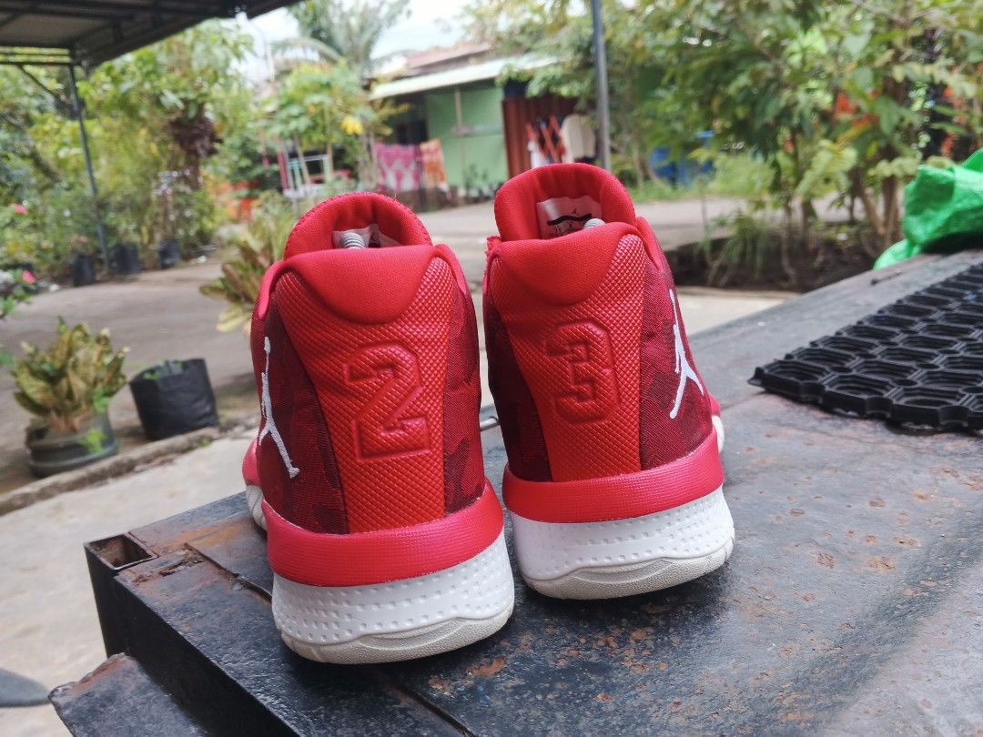 Jordan b fly red camo best sale