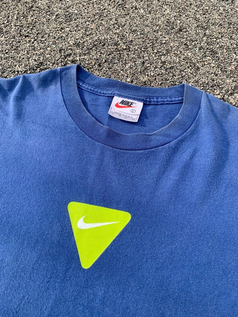 Nike 90s sale t shirt