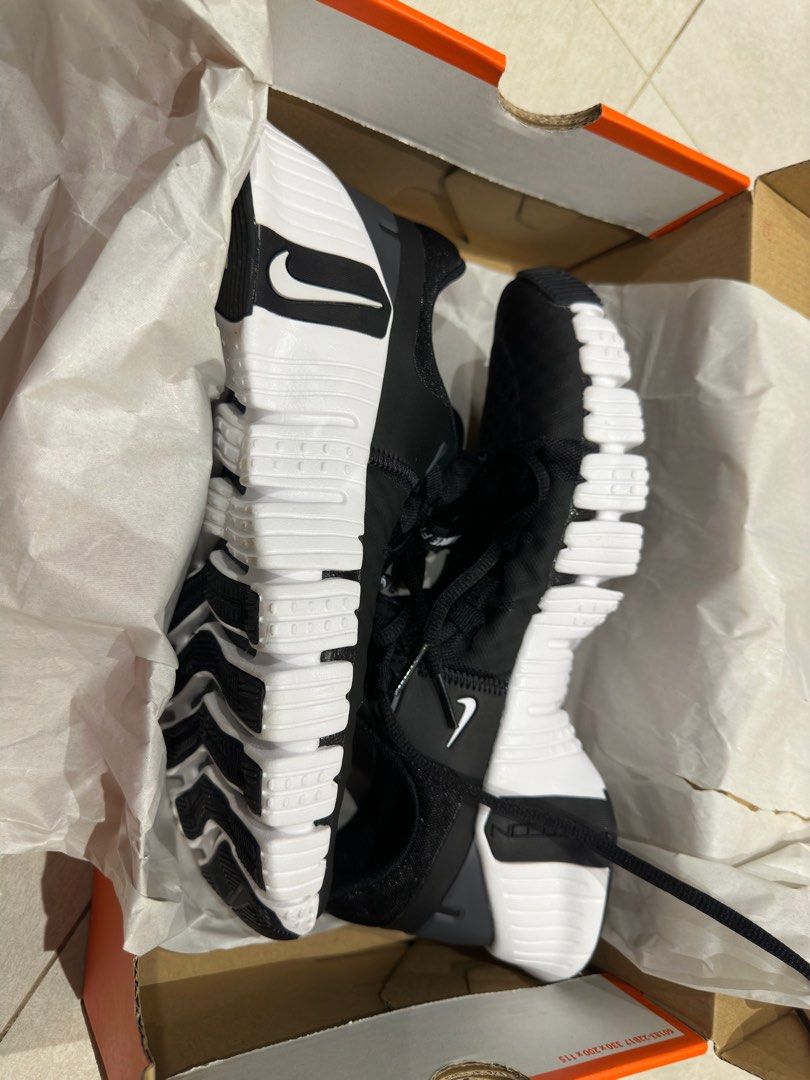 BNWB Nike Metcon Free 5 black white size US8 men Men s Fashion