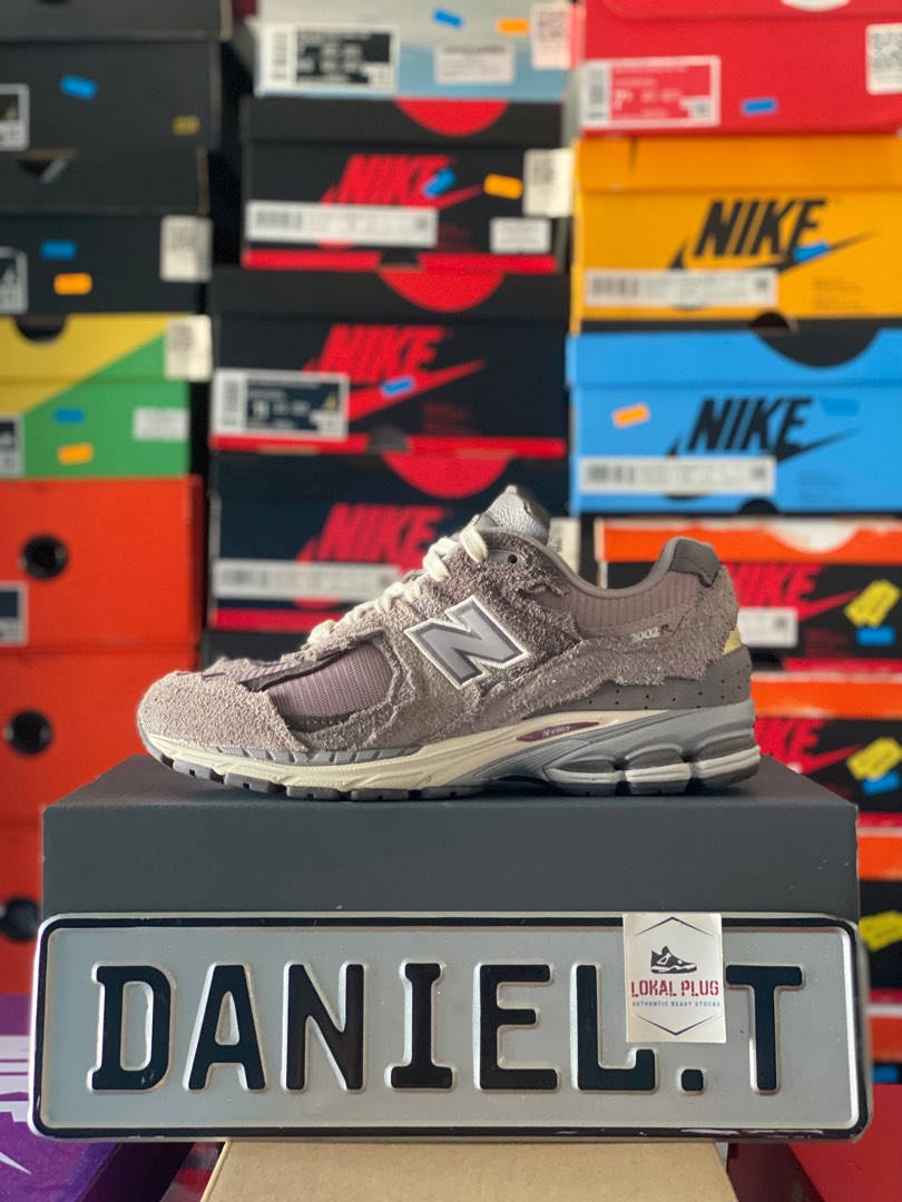 New balance stocks store
