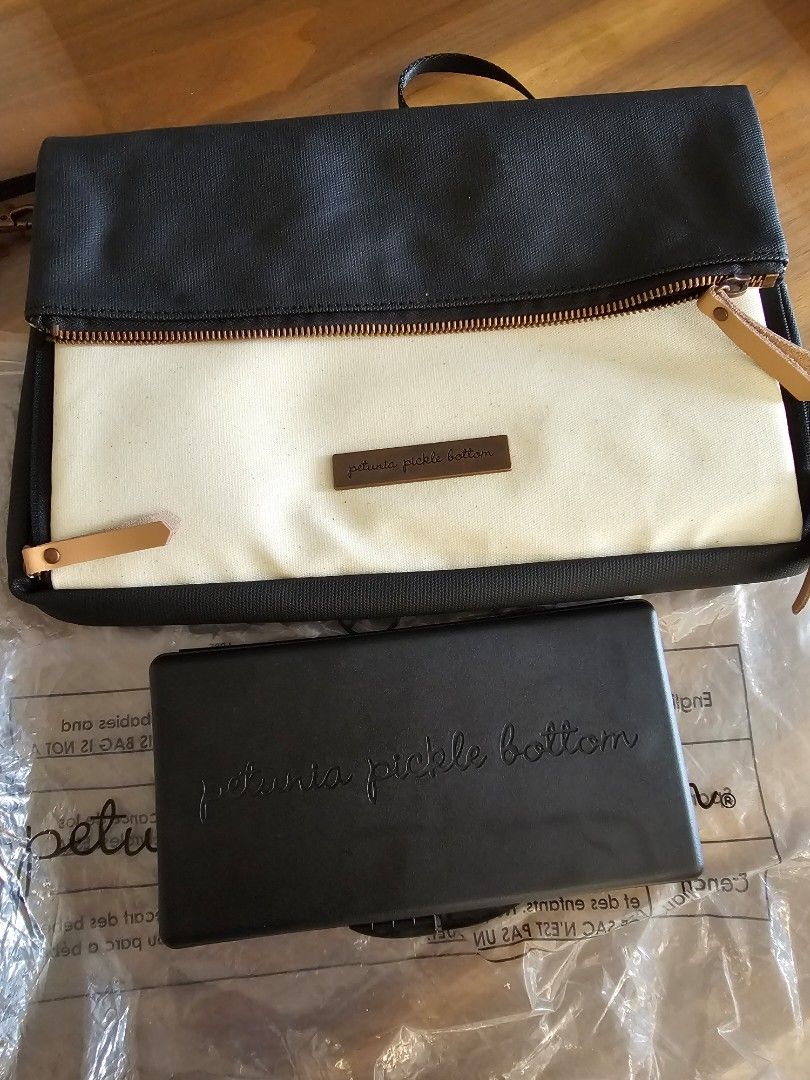 Petunia pickle bottom crossover clutch top