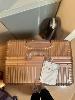 （分類：）位於 。 由 WINGYANCC 提交（商品編號 1273385999，圖片 1）。簡介： 。