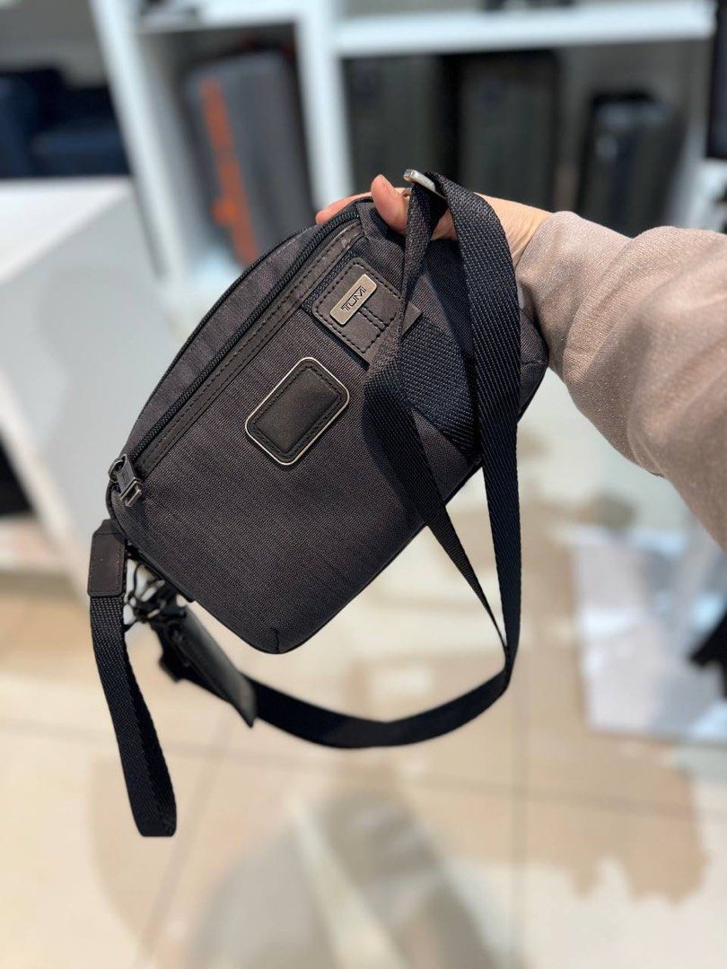 Tumi magellan top utility pouch
