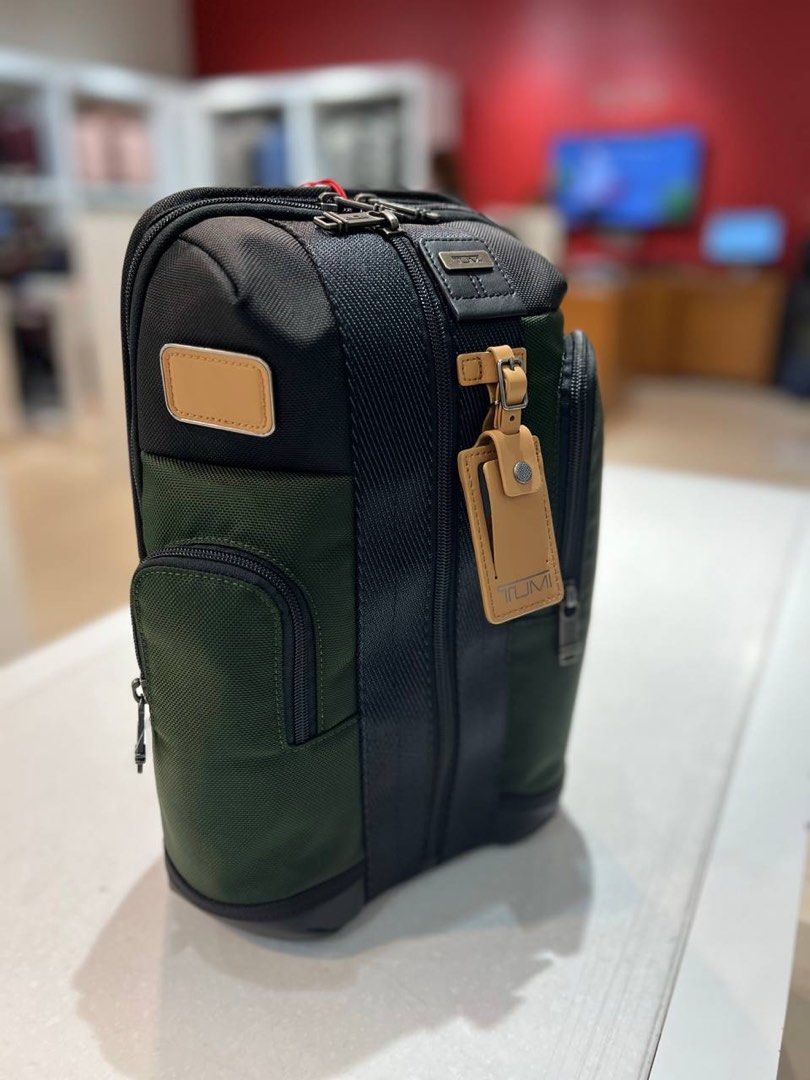 Tumi fremont higgins sling online