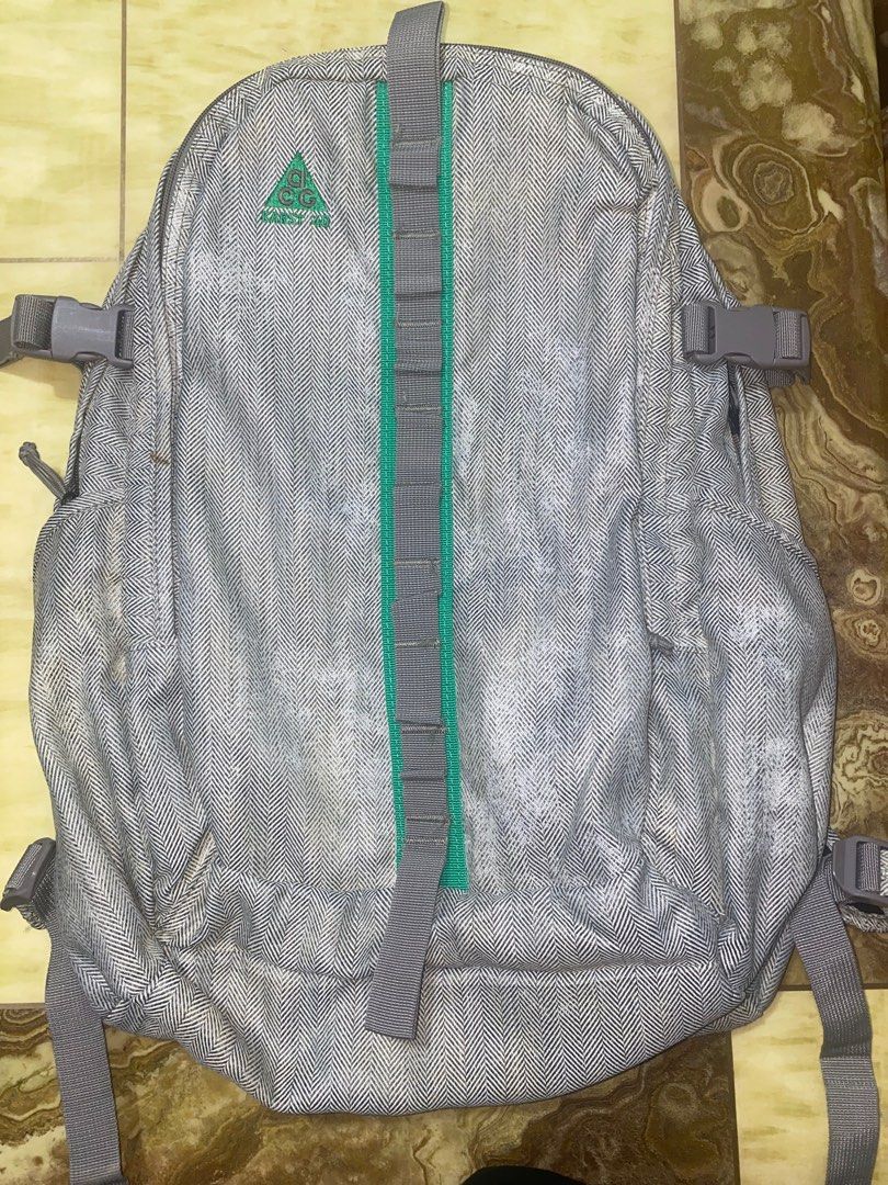rare nike acg backpack, Men's Fashion, Bags, Backpacks on Carousell